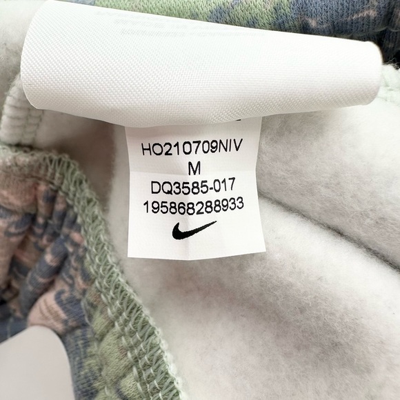 Nike Sportswear Women's Fleece Shorts - Picture 15 of 15